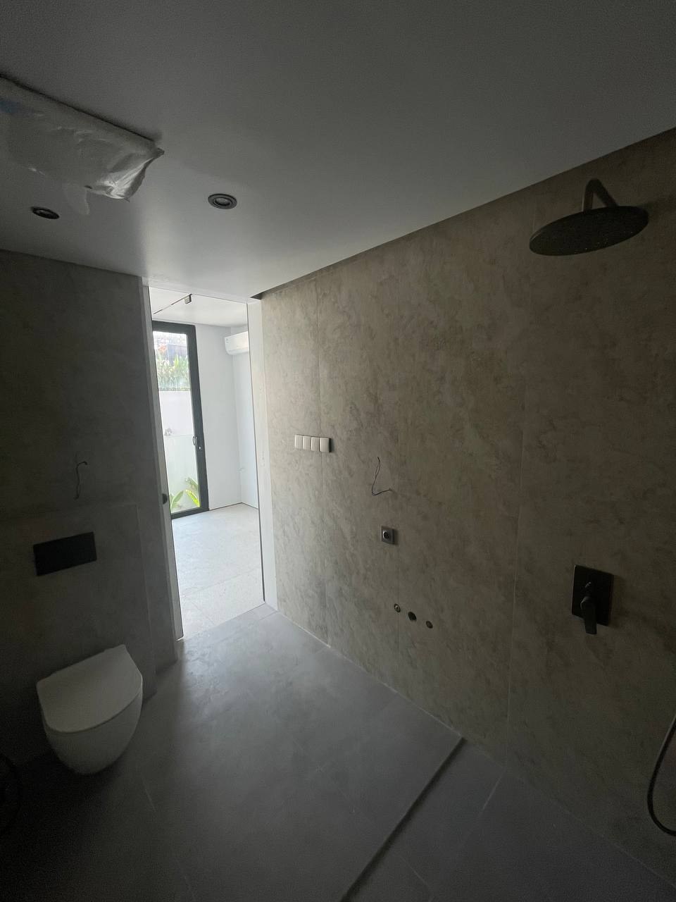 Aquamarine townhouse before renovation photo