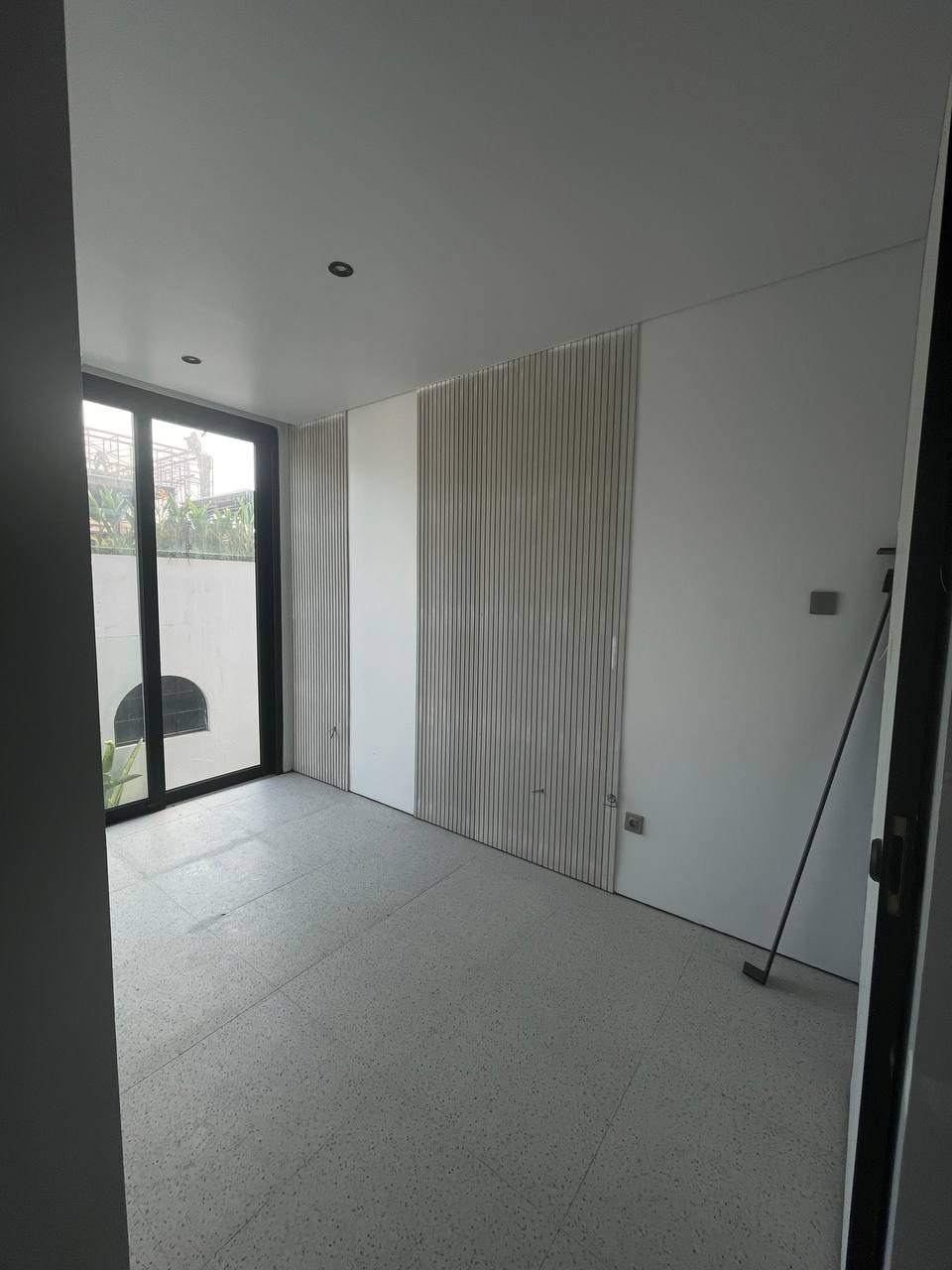 Aquamarine townhouse before renovation photo